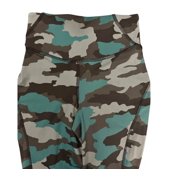 Lululemon Swift Speed High-Rise Tight 25"
Camo Tidewater Teal Size 2 - Picture 2 of 11